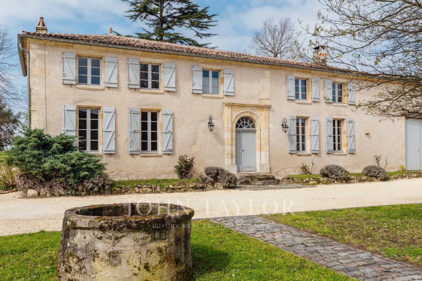 Charming Organic Wine Estate Near Saint-Émilion 4