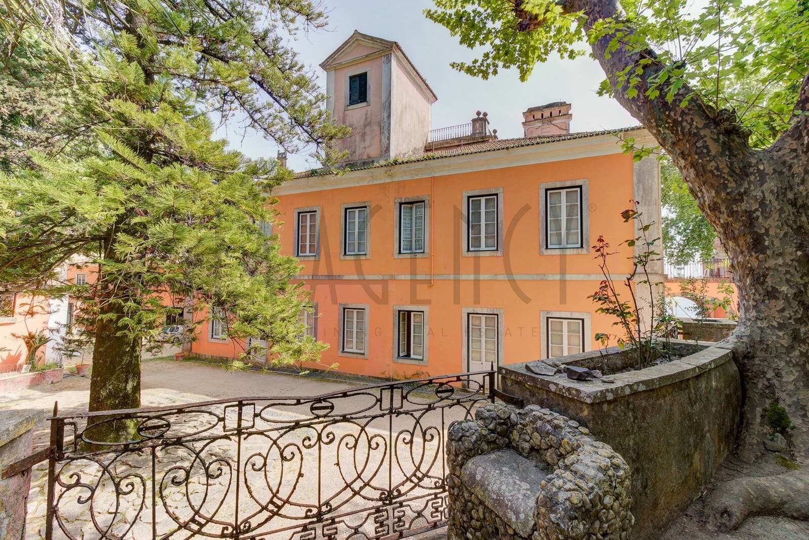 Historic Palace Overlooking The Tagus River 4