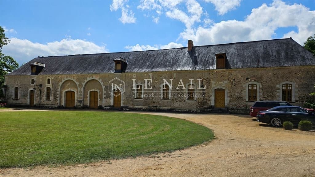 Historic 17th Century Château With Equestrian Facilities And Beautiful Grounds 3