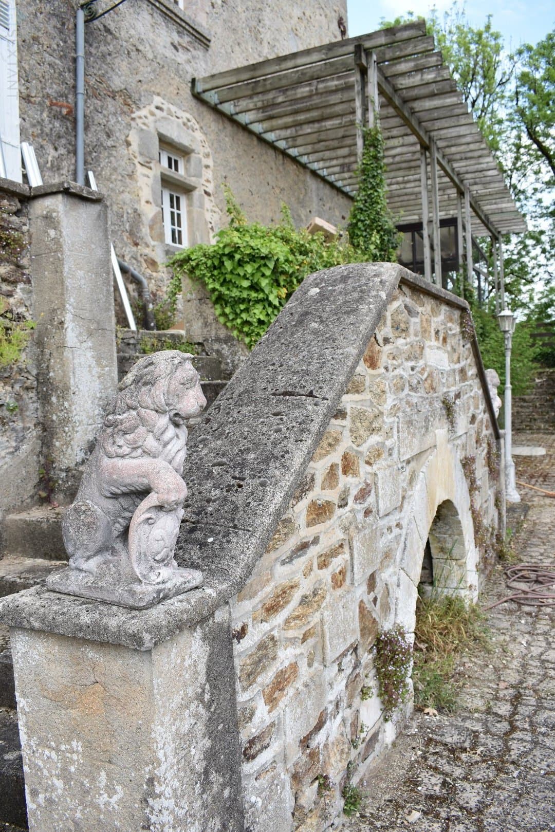 Restored Château With 7 Bedrooms And Vaulted Cellar 5
