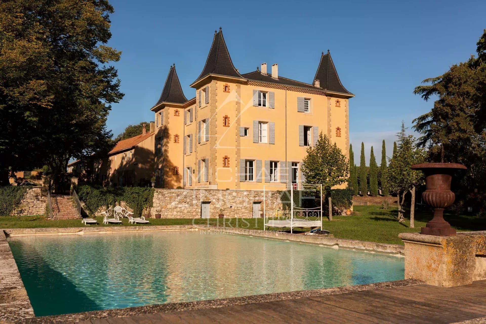 Charming Family Property With Landscaped Park And Majestic Views
