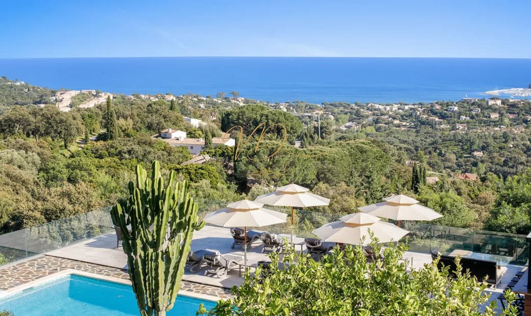 Exceptional Villa with Breathtaking Sea View and Heated Pool 3