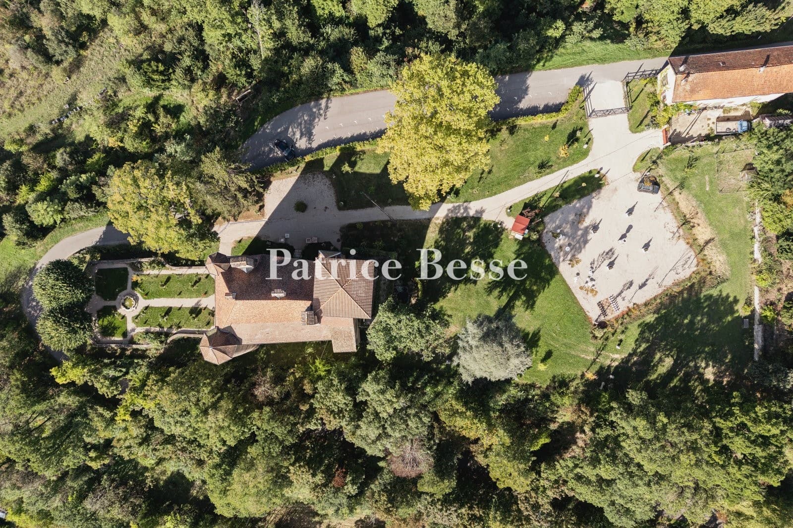 Castle 963 Sqm 8 Bedrooms 3