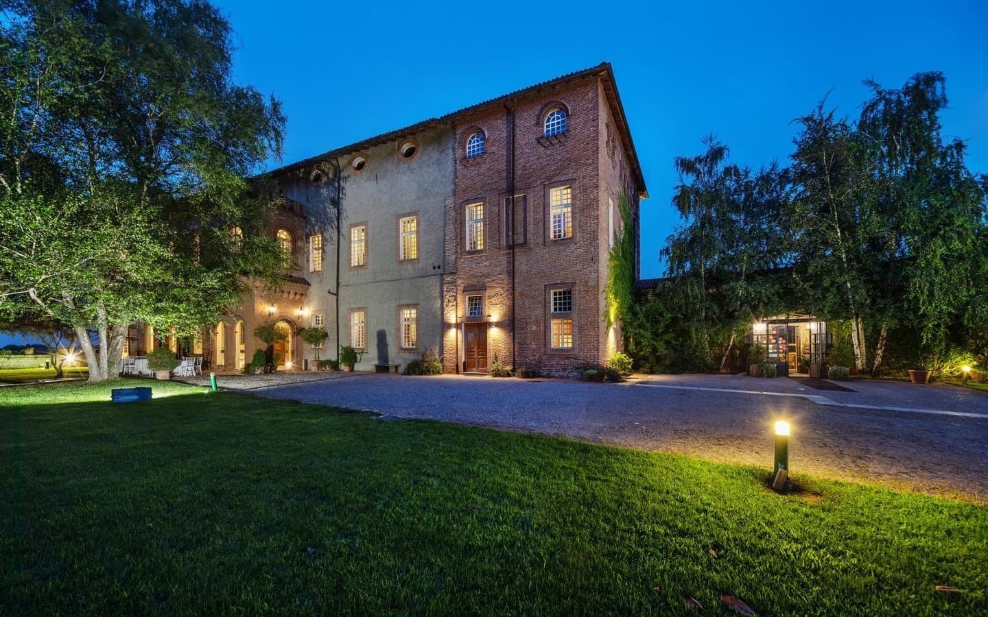 Royal Castle Surrounded By Centuries-Old Park In Piedmont — in Alessandria, Italy