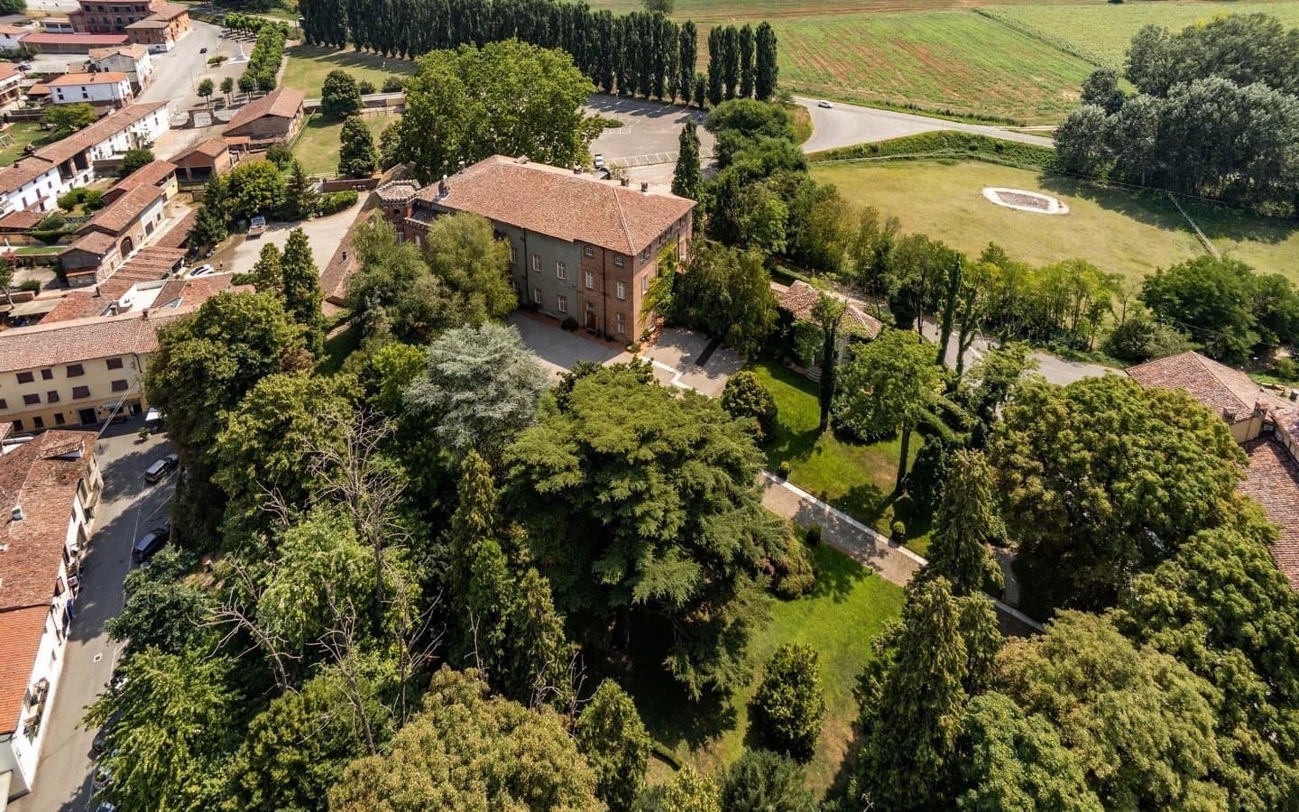 Royal Castle Surrounded By Centuries-Old Park In Piedmont 3