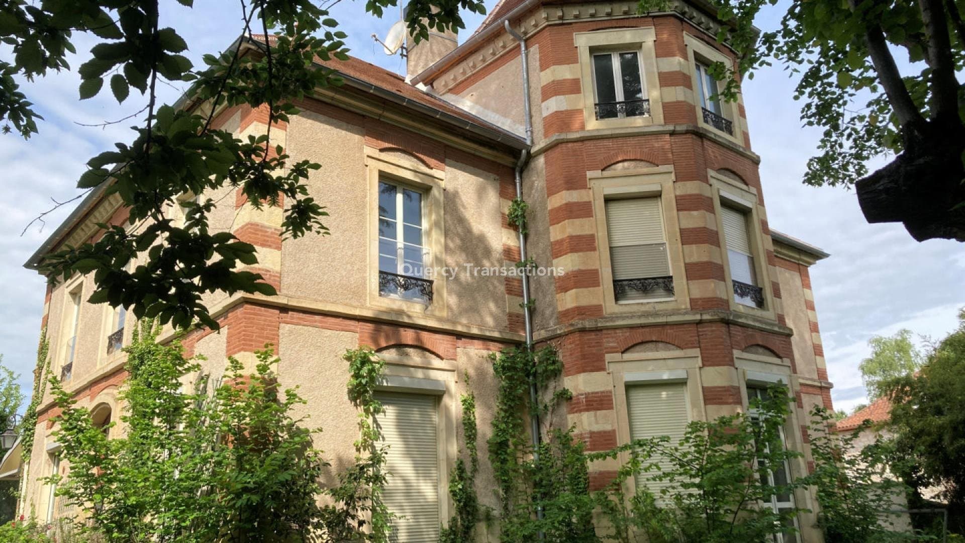 Charming Manor With Annex And Garden In Lot Valley