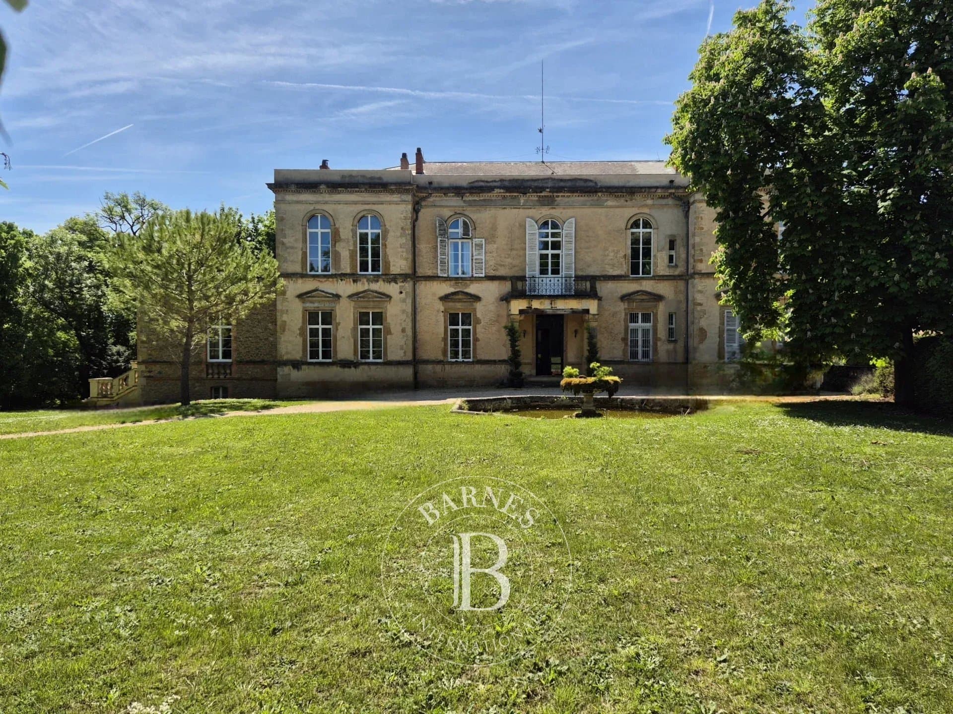 Elegant 17th-19th Century Château With Guesthouse And Scenic Grounds 3