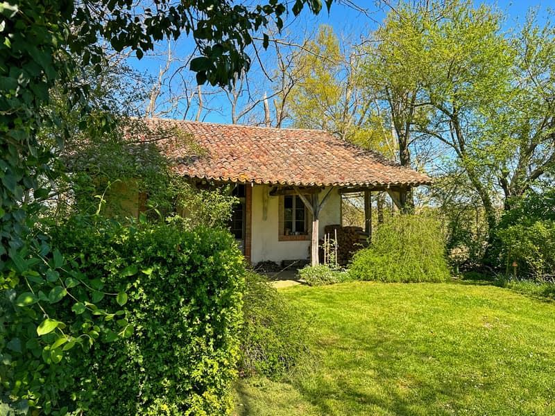 Historic Château d'Espas with Authentic Medieval Architecture 4