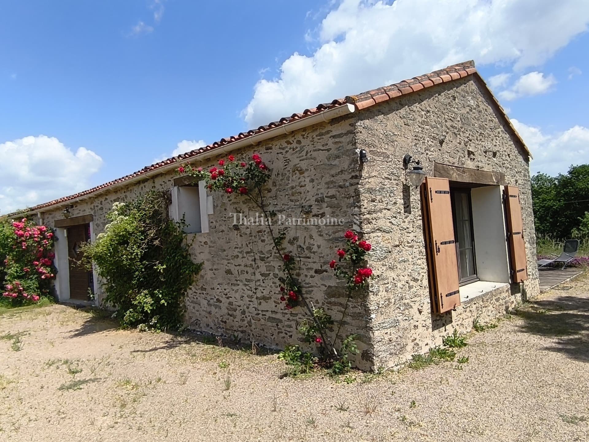 Charming Stone House With Cottage And Stables On 3 Hectares 2