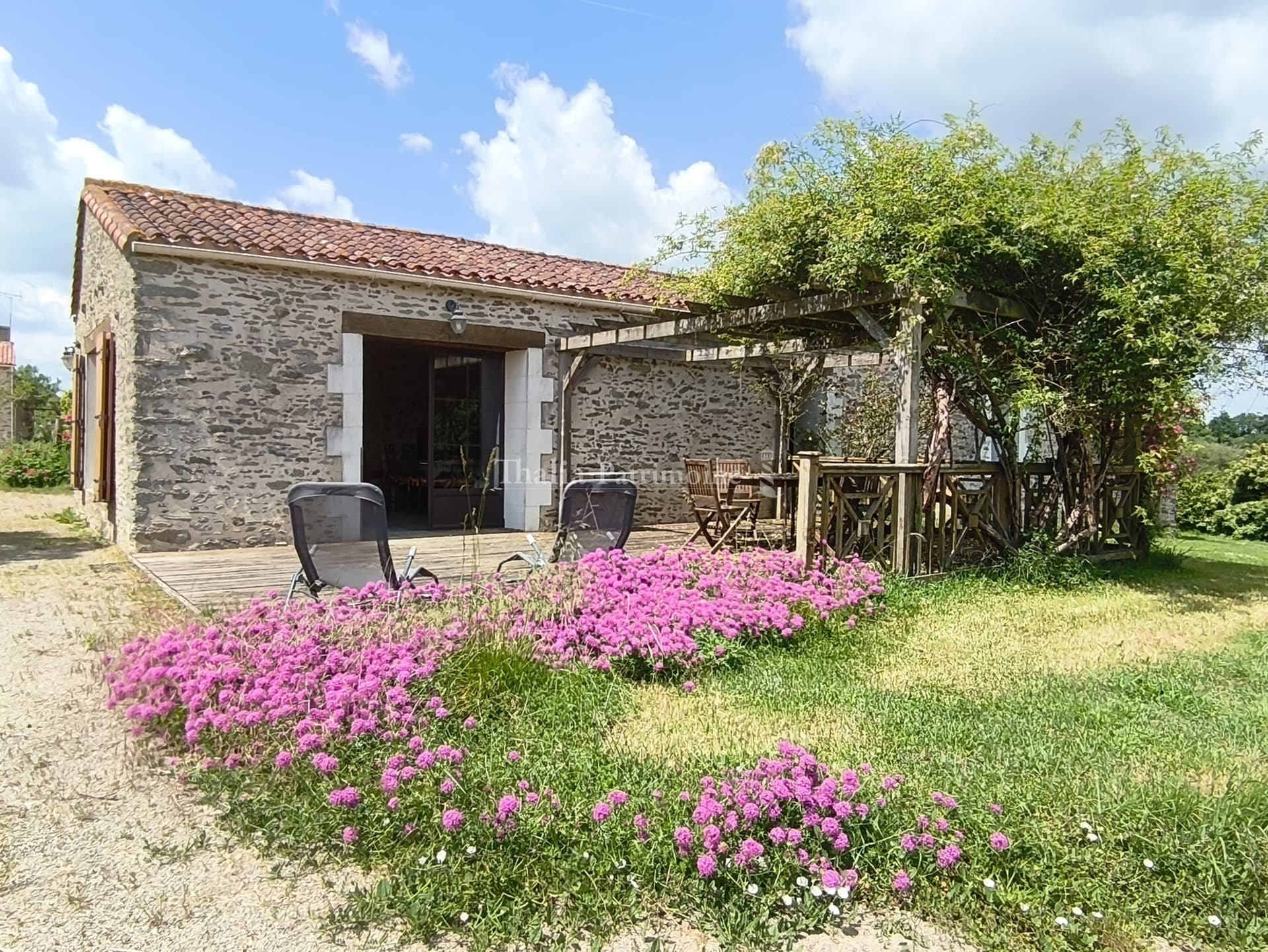 Charming Stone House With Cottage And Stables On 3 Hectares 4