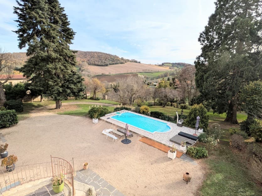 Charming 18th Century Manor House With Swimming Pool 2