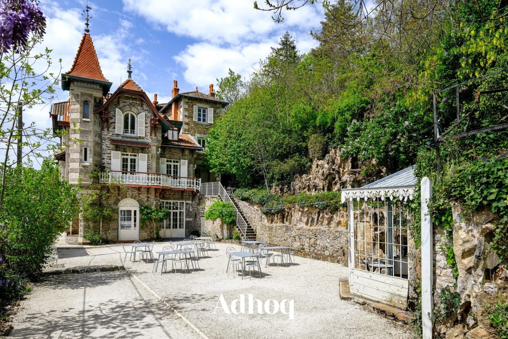 Castle with 12 Bedrooms and 600 Sqm of Living Space 2