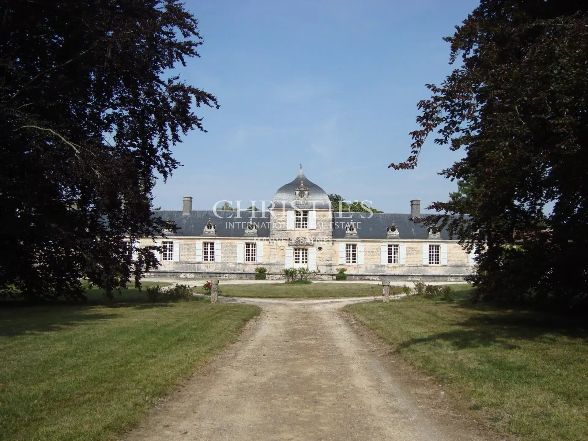 Elegant 17th Century Château With Expansive Grounds 2