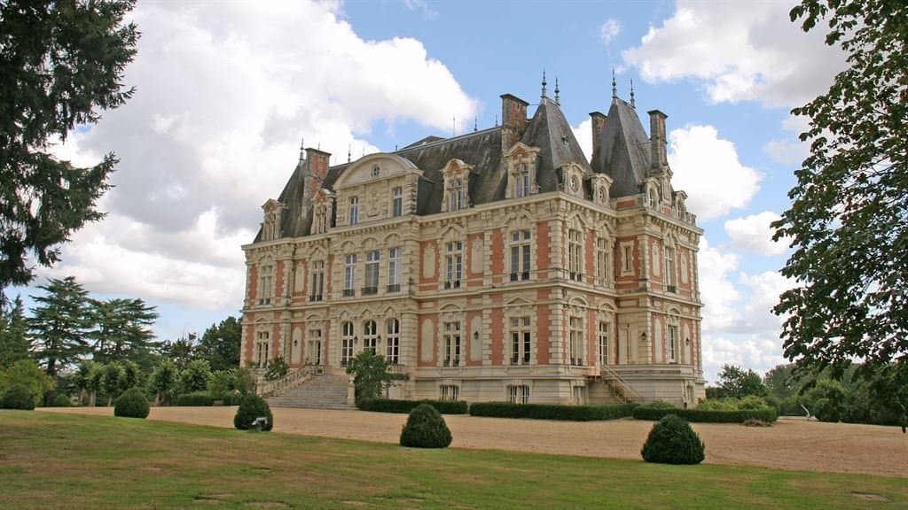 Magnificent 19th Century Château With Extensive Grounds And Equestrian Facilities 4
