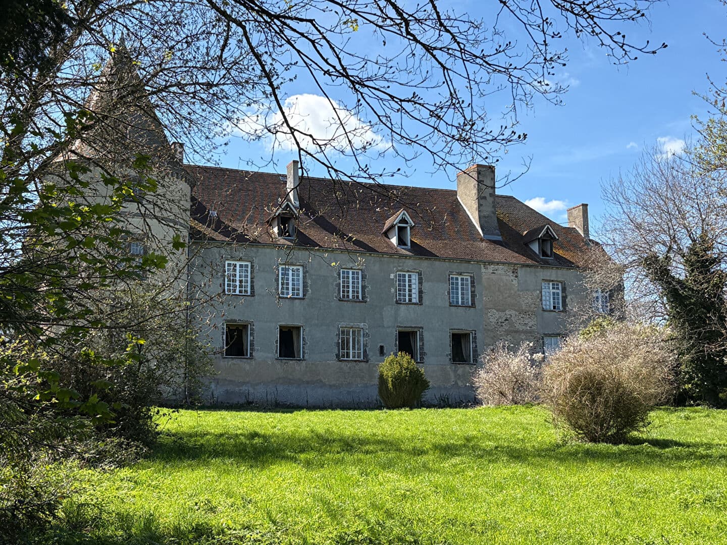 Château de Blot 765.0 Sqm 15 Bedrooms 5