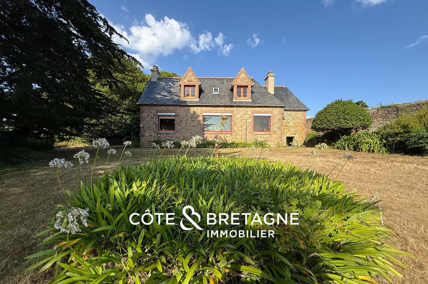Charming Island Residence with Private Cove Access on Île-de-Bréhat