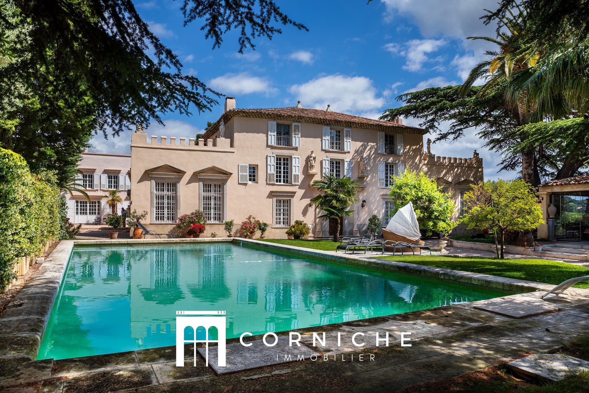 Exceptional 16th Century Château With Pool And Tennis Court 4