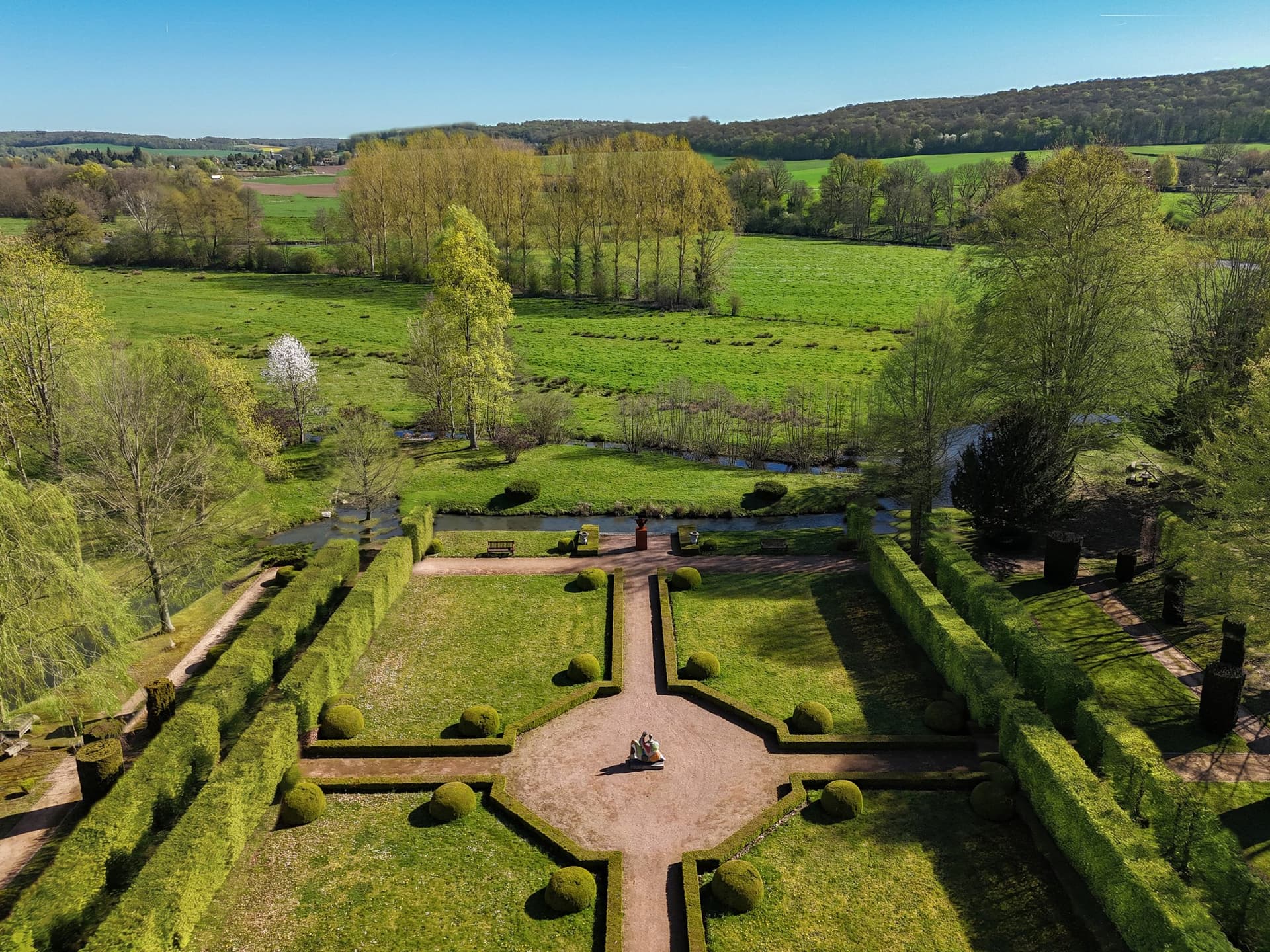 Medieval Château With 6 Independent Houses And 13 Hectares In Normandy 3