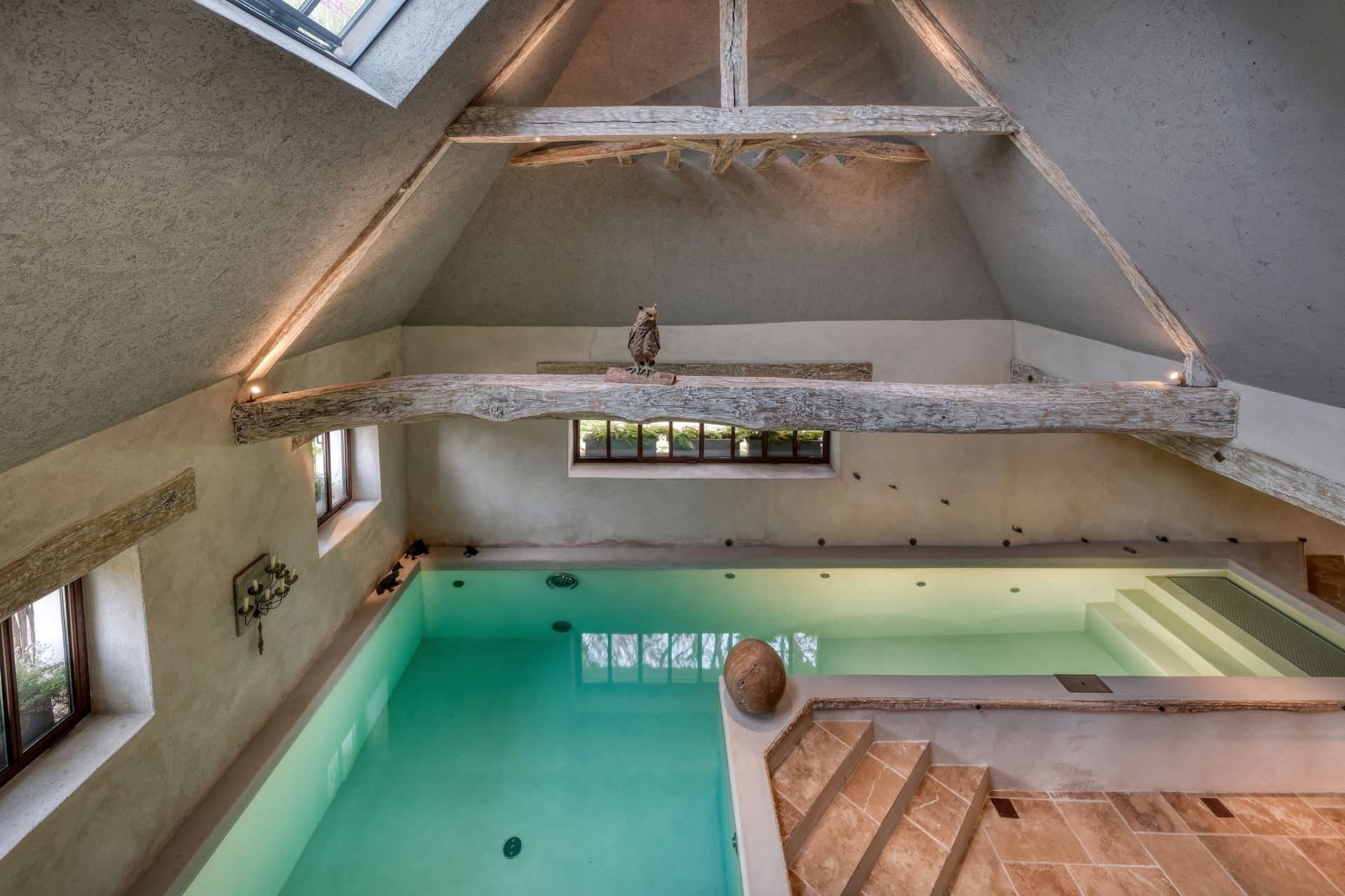 Renovated 17th Century Manor With Swimming Pool And Expansive Garden 2