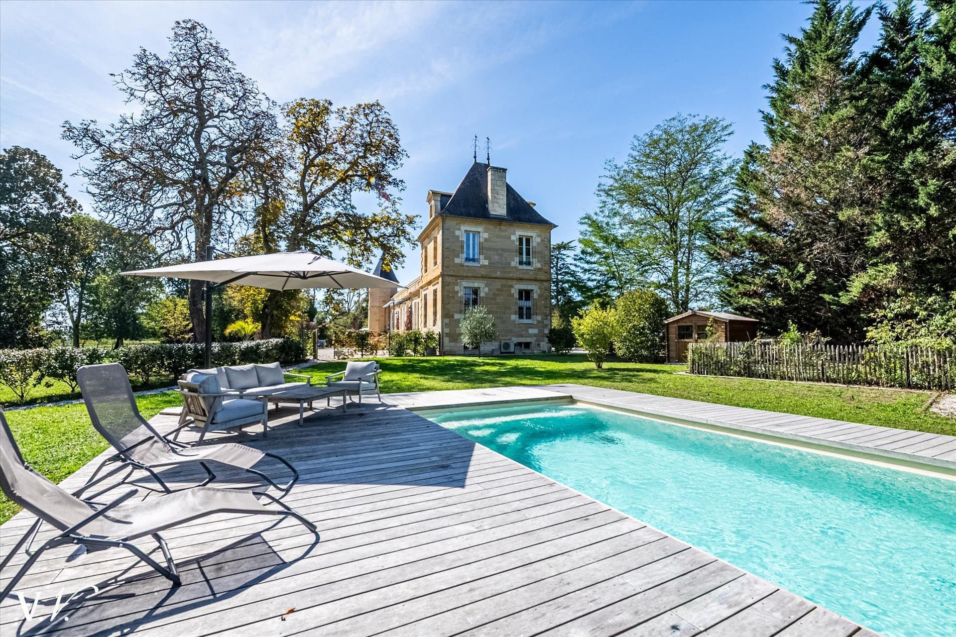Château With 3 Suites And Magnificent Park Near Bordeaux 3