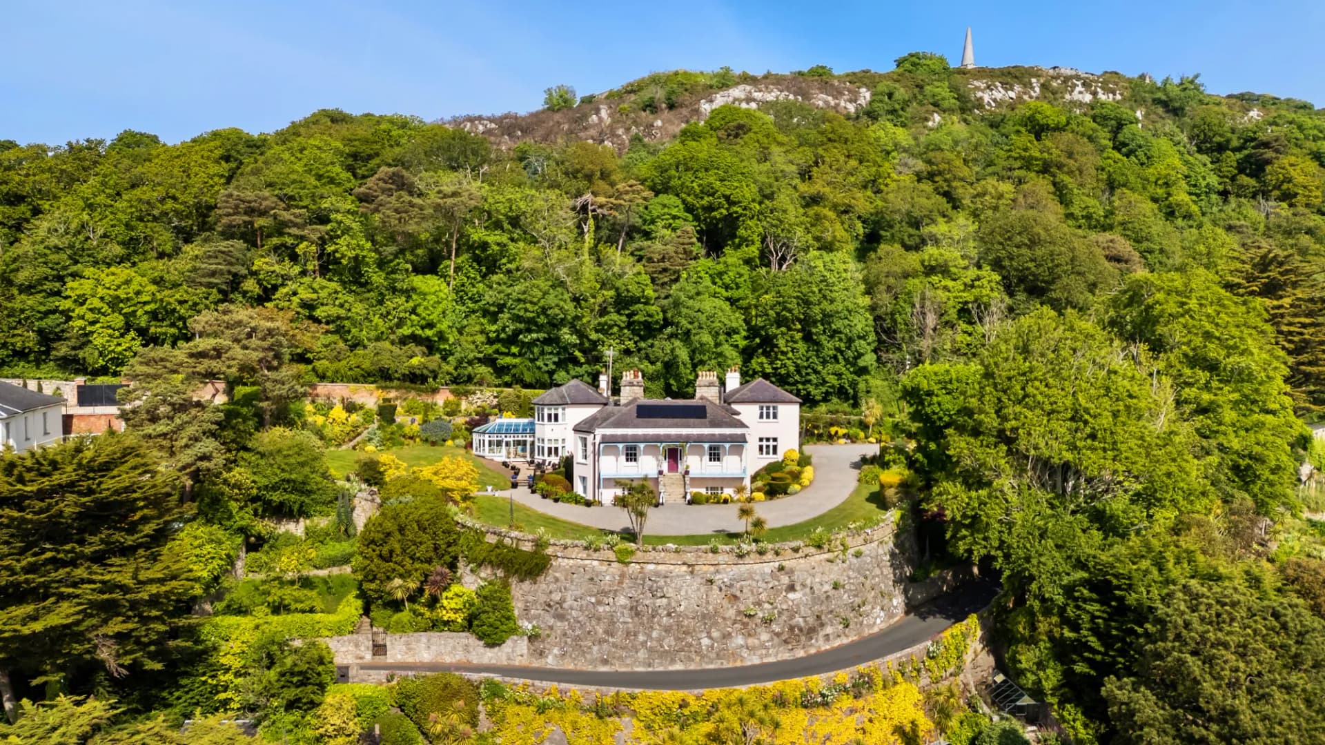 Georgian Villa with Panoramic Views Overlooking Killiney Bay 3