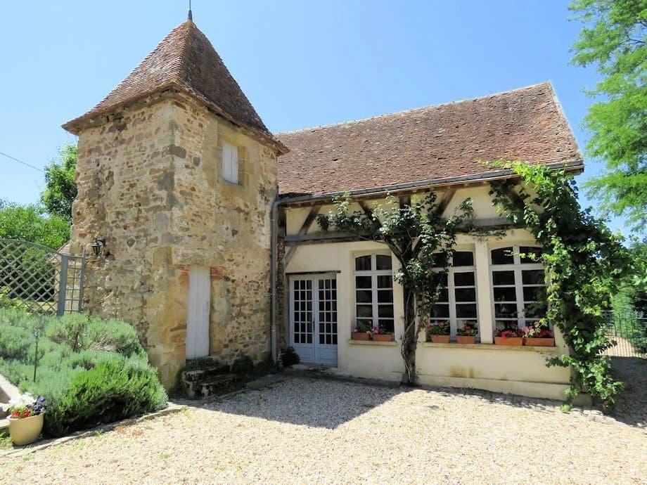 18th Century Château With Expansive Grounds And Artist’s Studio 2