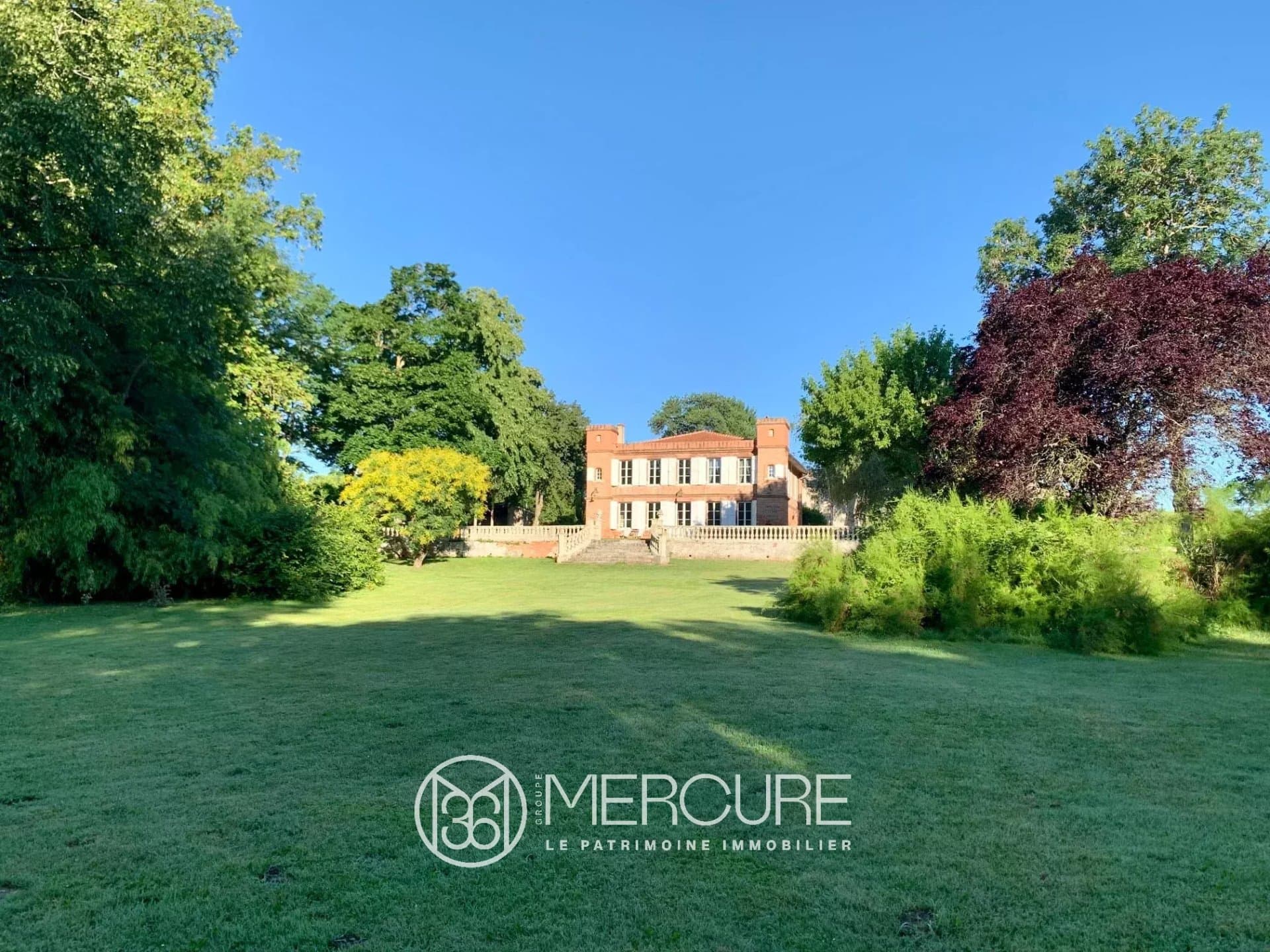 Château with Heated Swimming Pool and Elegant Park 5