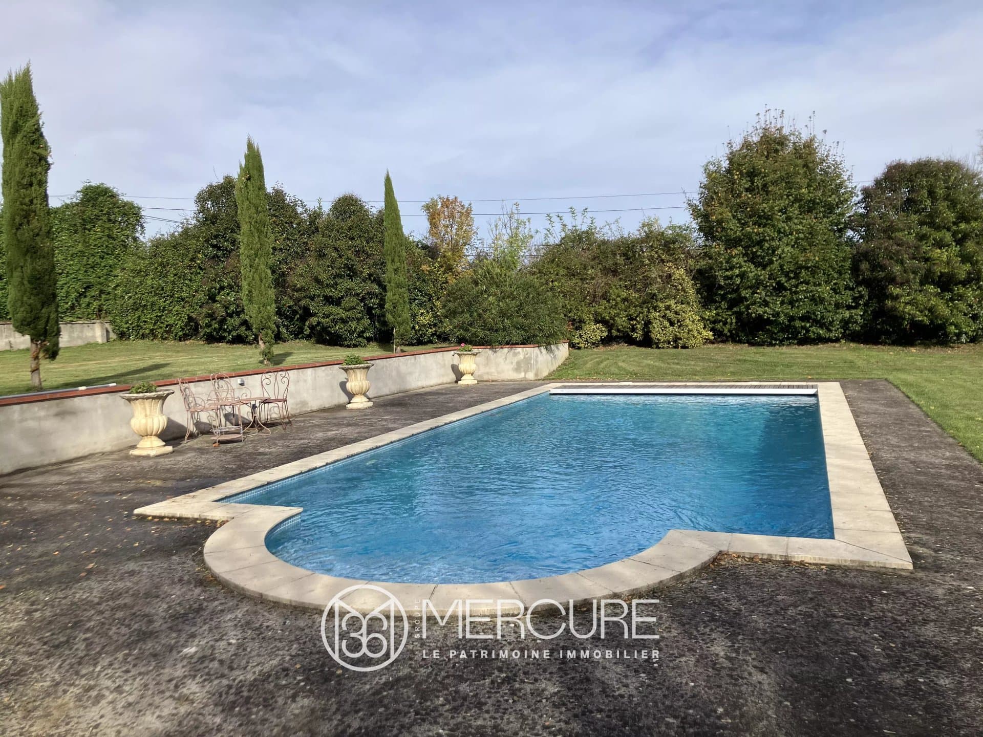 Château with Heated Swimming Pool and Elegant Park 2