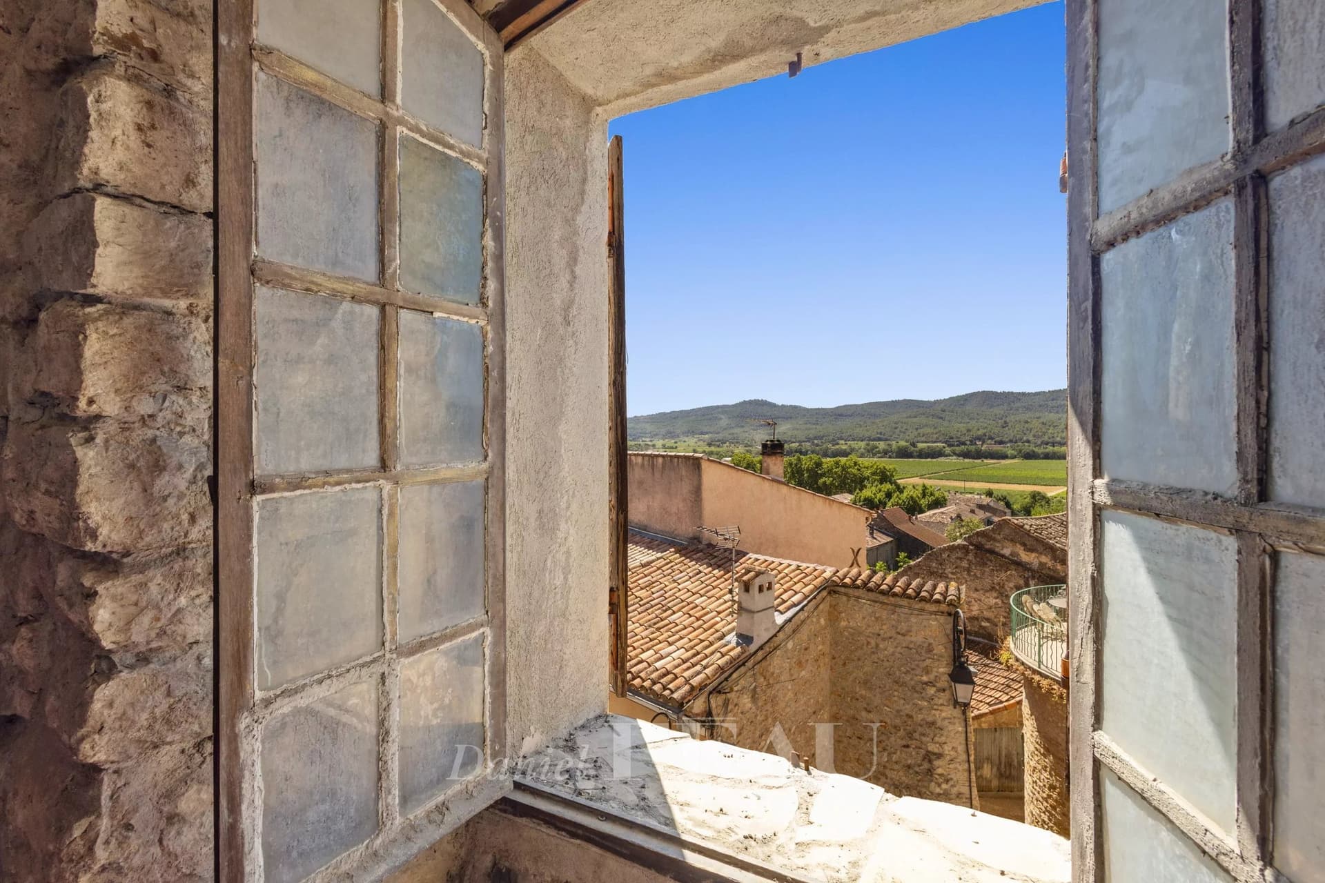 Historic 13th Century Château With Exceptional Restoration Potential 3
