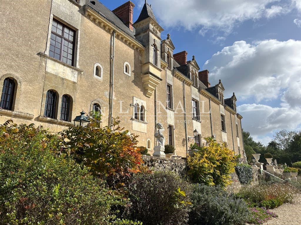 Stunning 17th Century Château With 21 Bedrooms Near The Vendée Coast 2