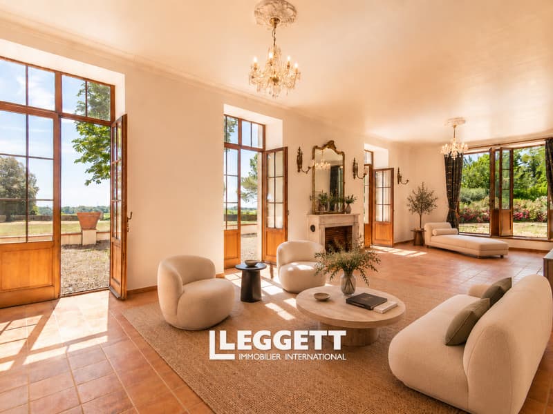 Historic Château Estate with Independent Guest Accommodation and Stunning Views 2