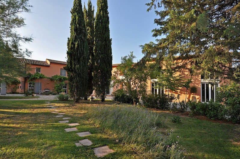 Exceptional Estate With Luxurious Amenities And Unique Architecture 3