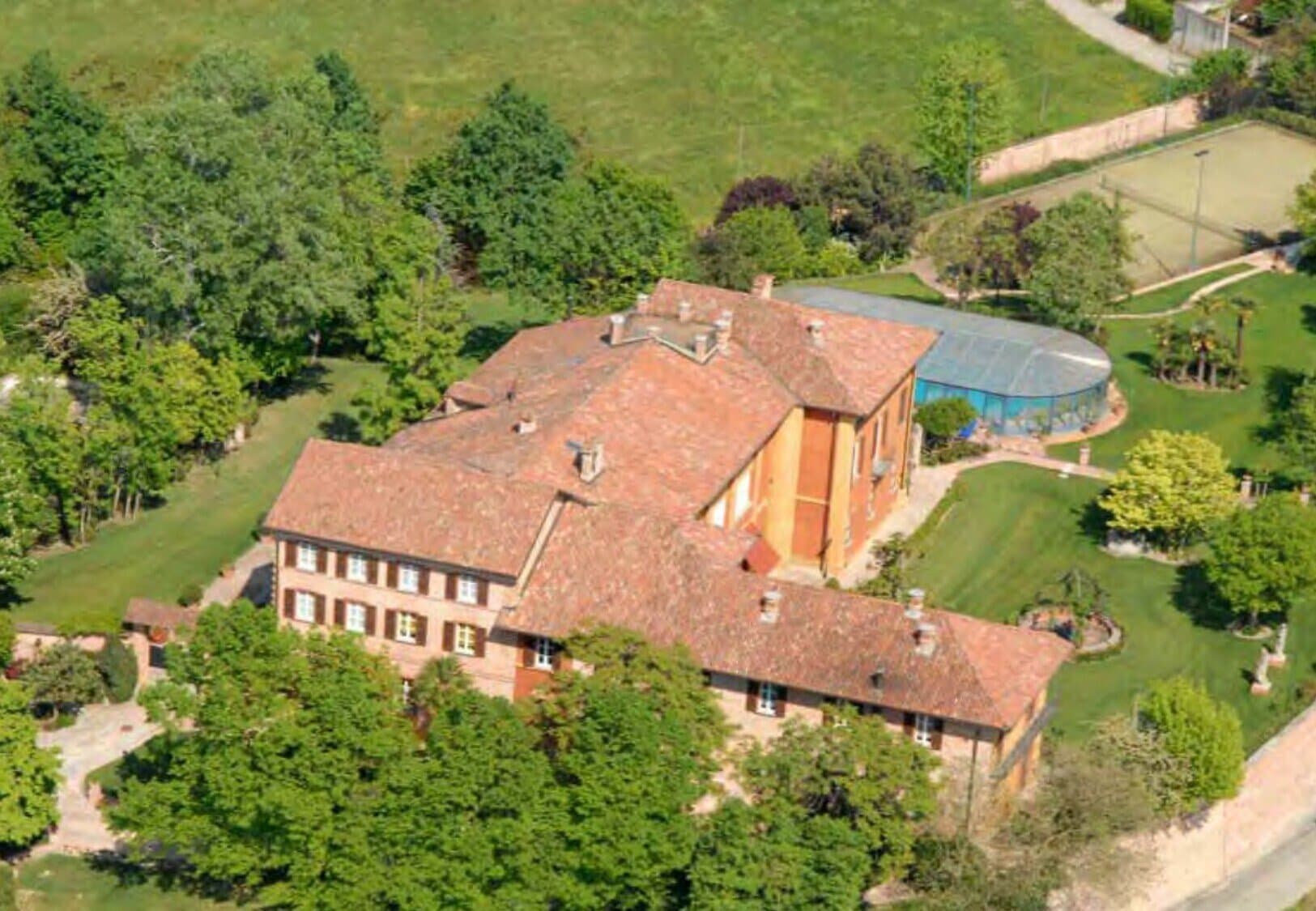 Historic Castle With Private Chapel And Indoor Pool 4