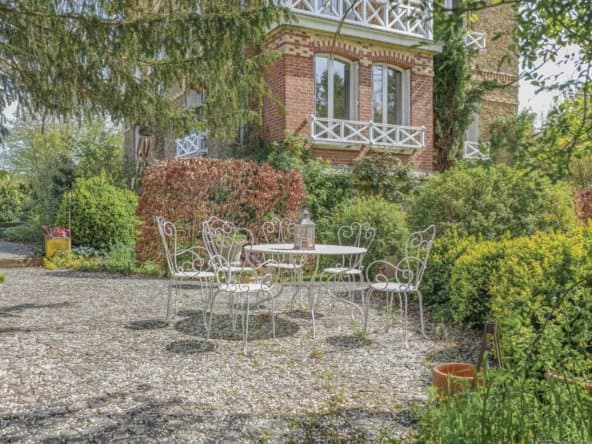 Stunning 15th Century Manor With Panoramic Views And Smart Home Features 3