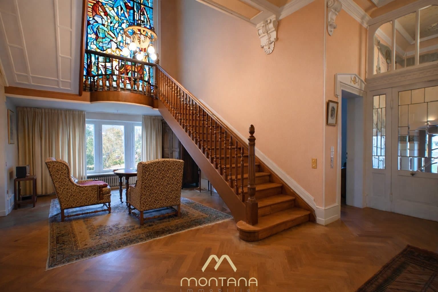 Château with Timeless Architecture and Modern Comfort 5