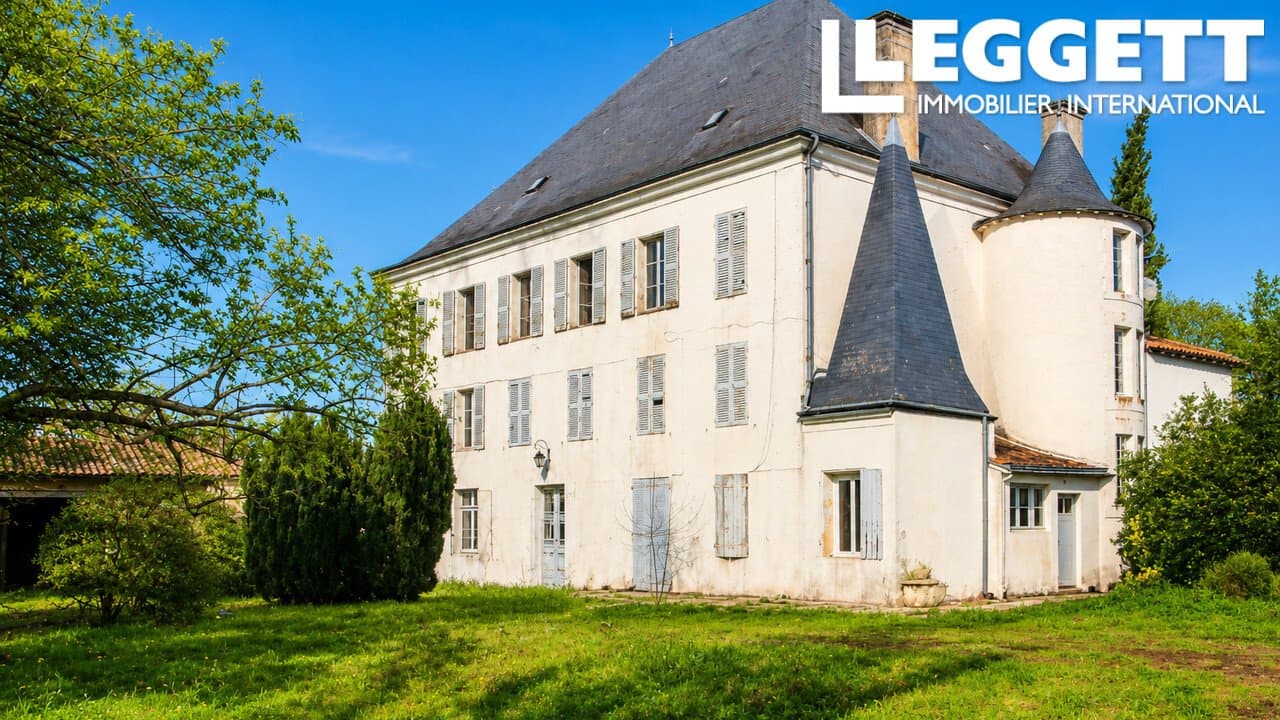 Renovation Opportunity for a Manor and Farm Complex in Tranquil Setting 2