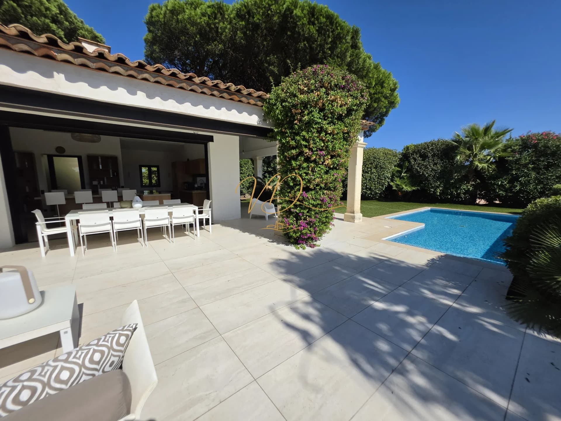 Elegant Villa With Heated Infinity Pool And Sea View 3