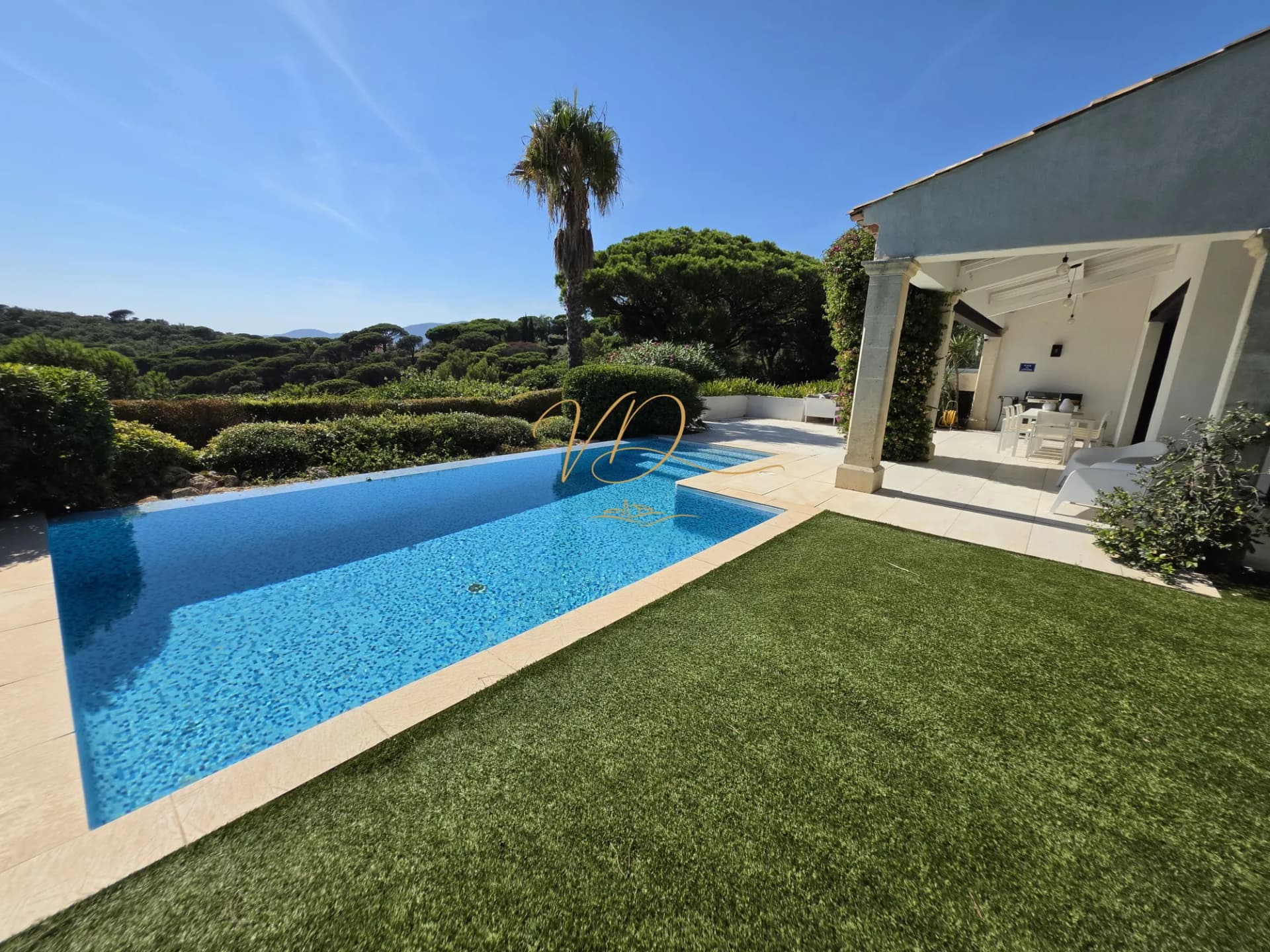 Elegant Villa With Heated Infinity Pool And Sea View 4