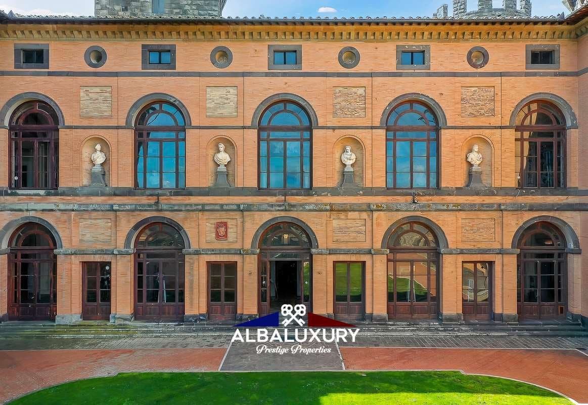 Historic Castle with Renaissance Garden in Enchanting Lazio — in Italy
