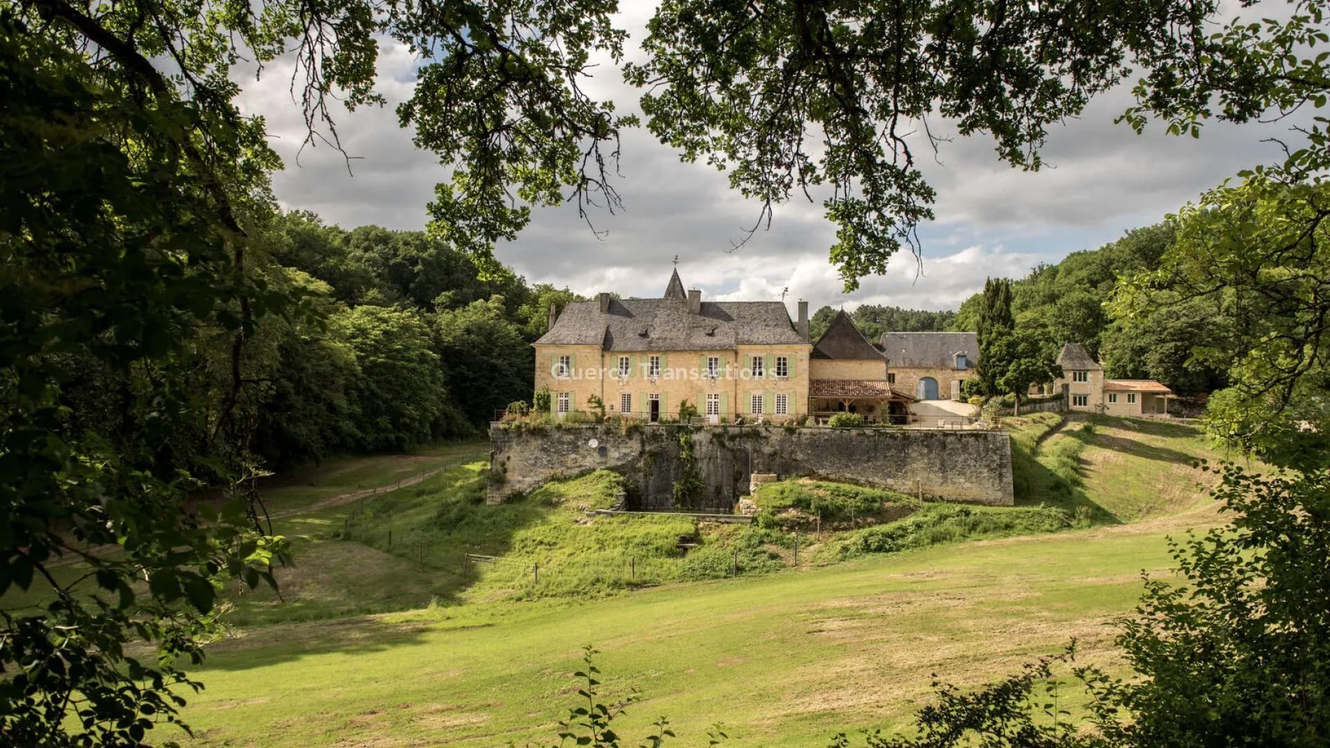 Enchanting Castle Estate With Gîtes And Swimming Pool In Périgord Noir