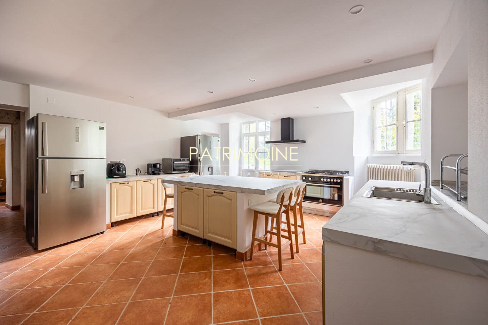 Exceptional 19th Century Château With 7 Bedrooms And Expansive Park 5