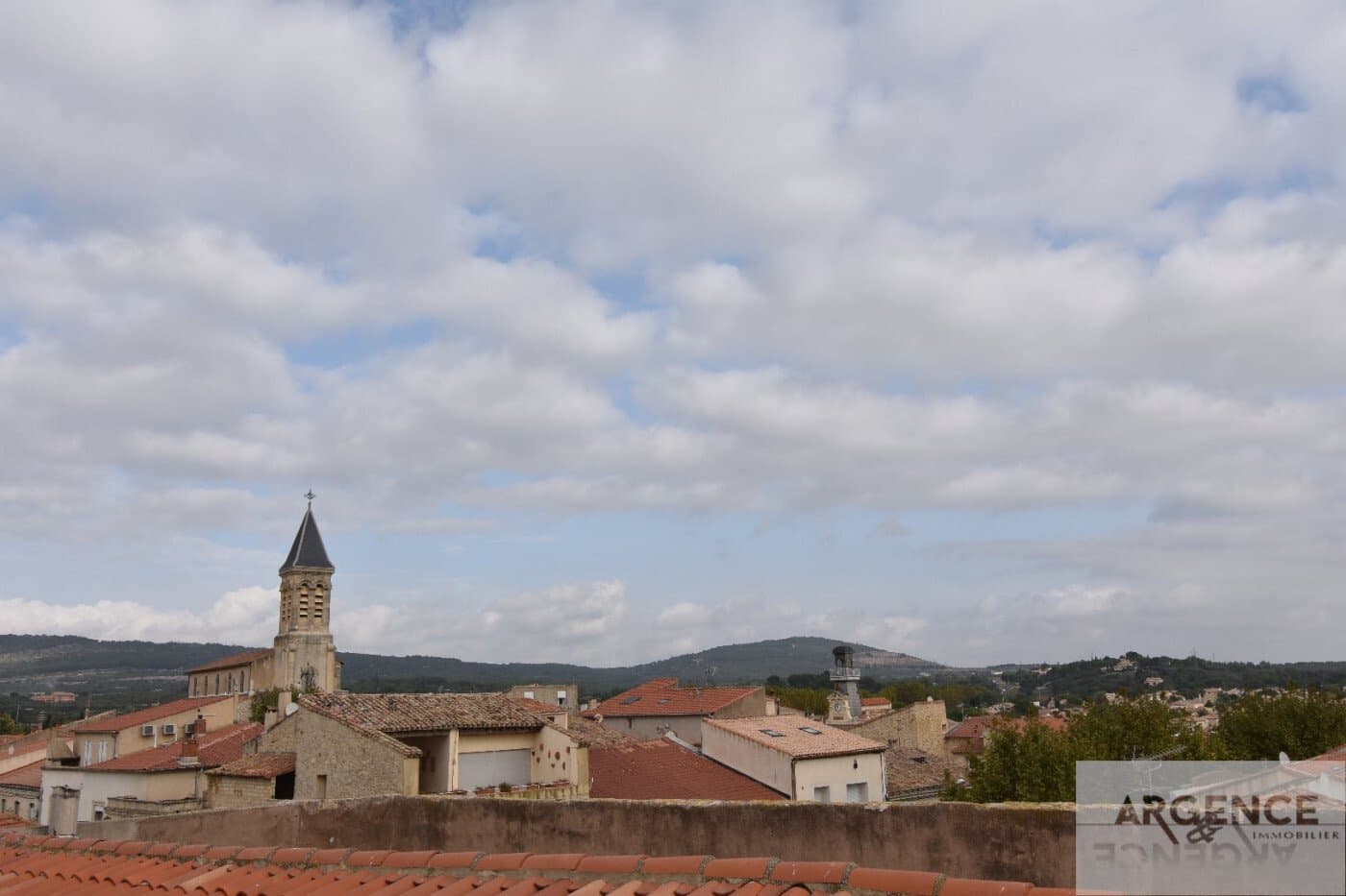 Historic 12th Century Château With Pool And Independent Apartment