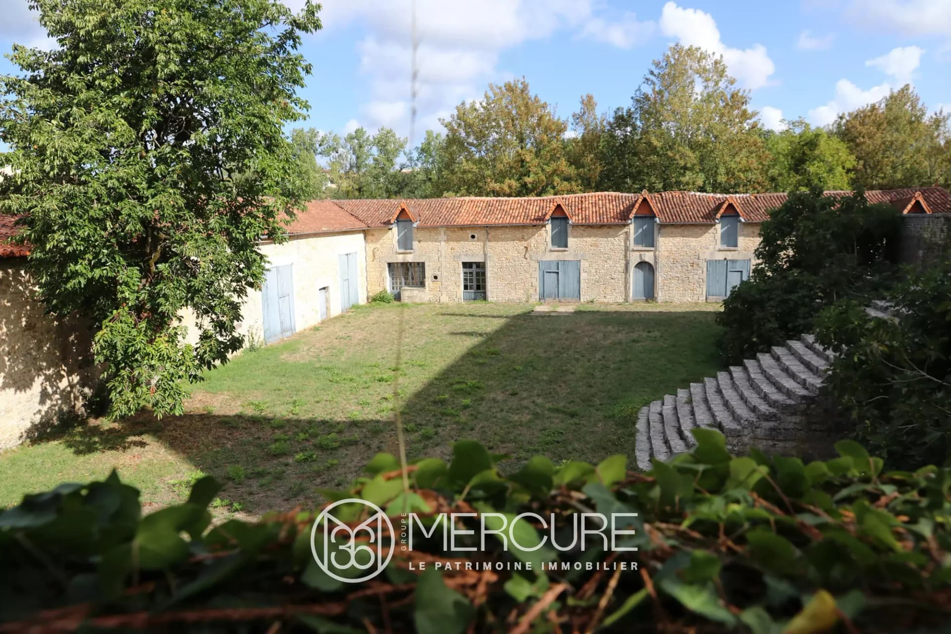 Elegant 18th Century Château With Stunning Views And Extensive Outbuildings 4