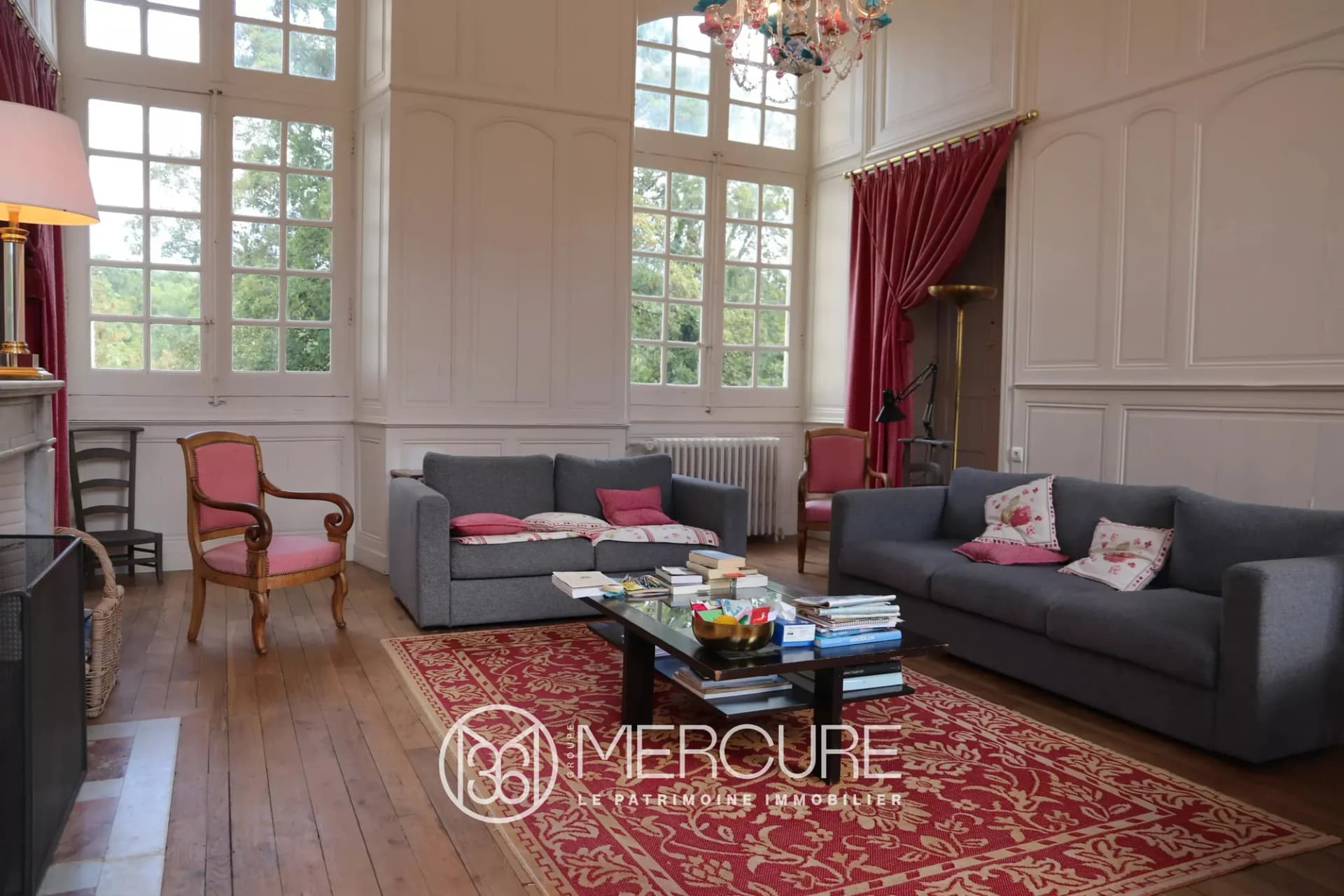 Elegant 18th Century Château With Stunning Views And Extensive Outbuildings 5