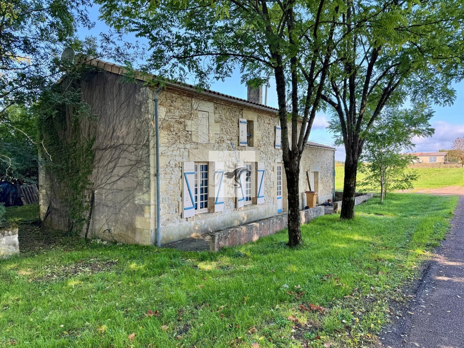 Charming 17th Century Chartreuse With Pool And Annex House 3