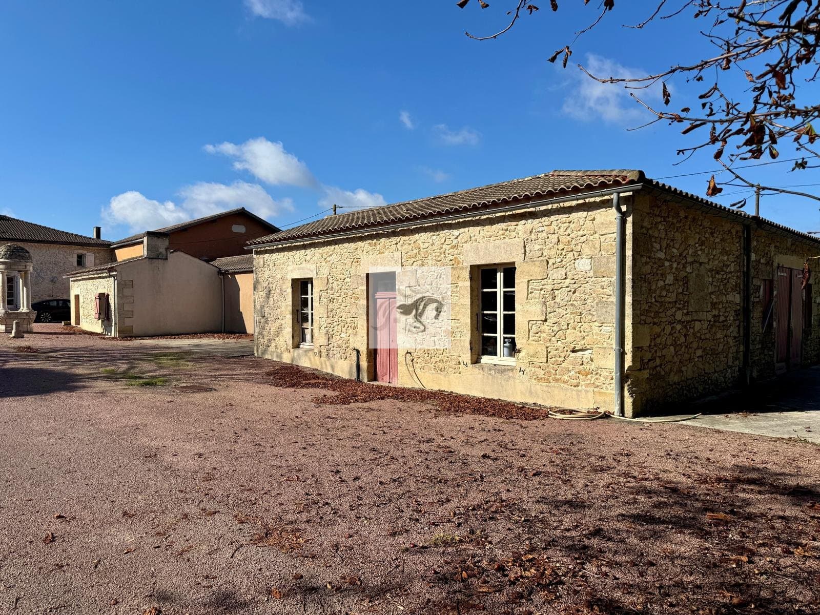 Charming 17th Century Chartreuse With Pool And Annex House 4