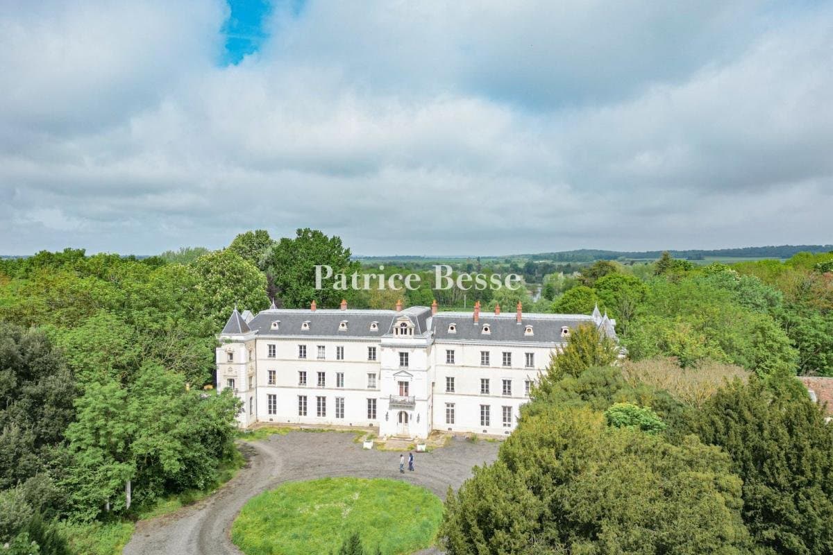 Castles for sale in Essonne