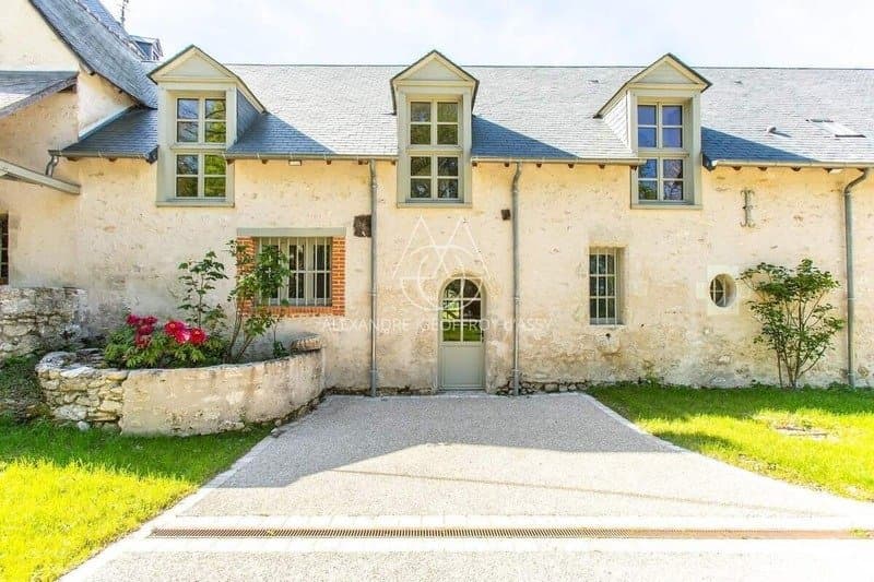 Restored 14th Century Castle With Gîtes And Heated Pool 2