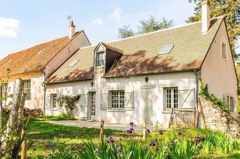 Restored 14th Century Castle With Gîtes And Heated Pool 3