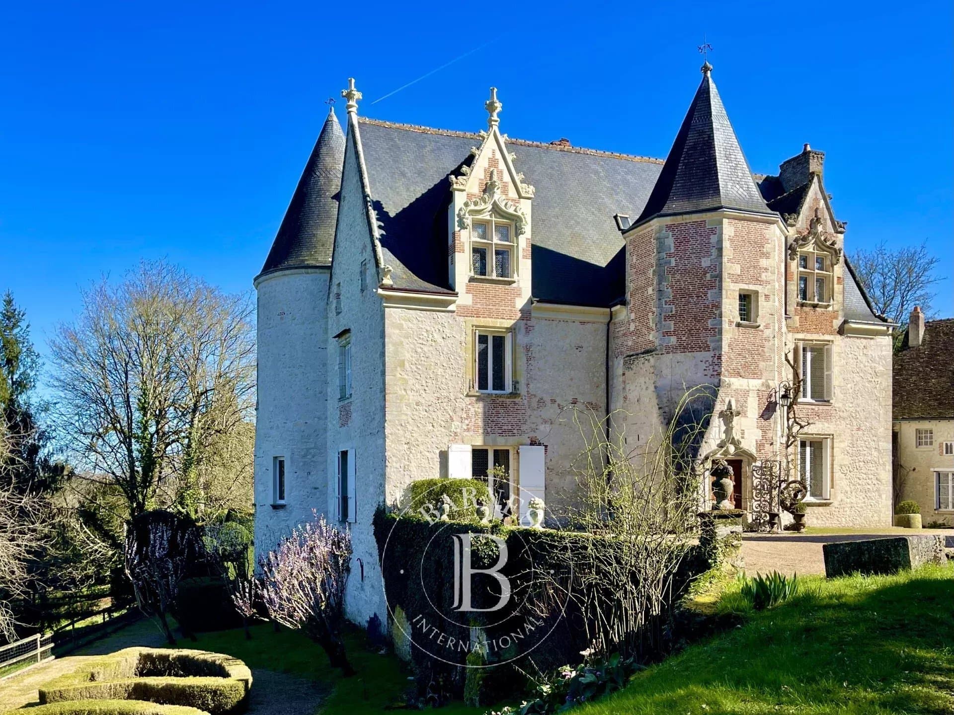 Elegant 15th Century Castle With 22 Hectares Of Grounds — in France